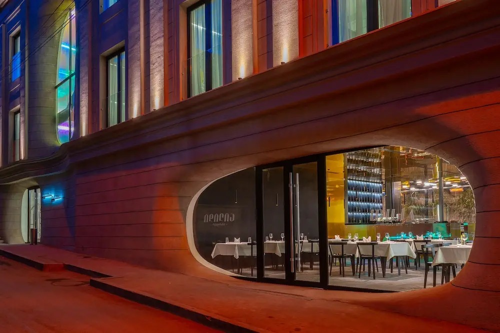 هتل پلتفرما دیزاین